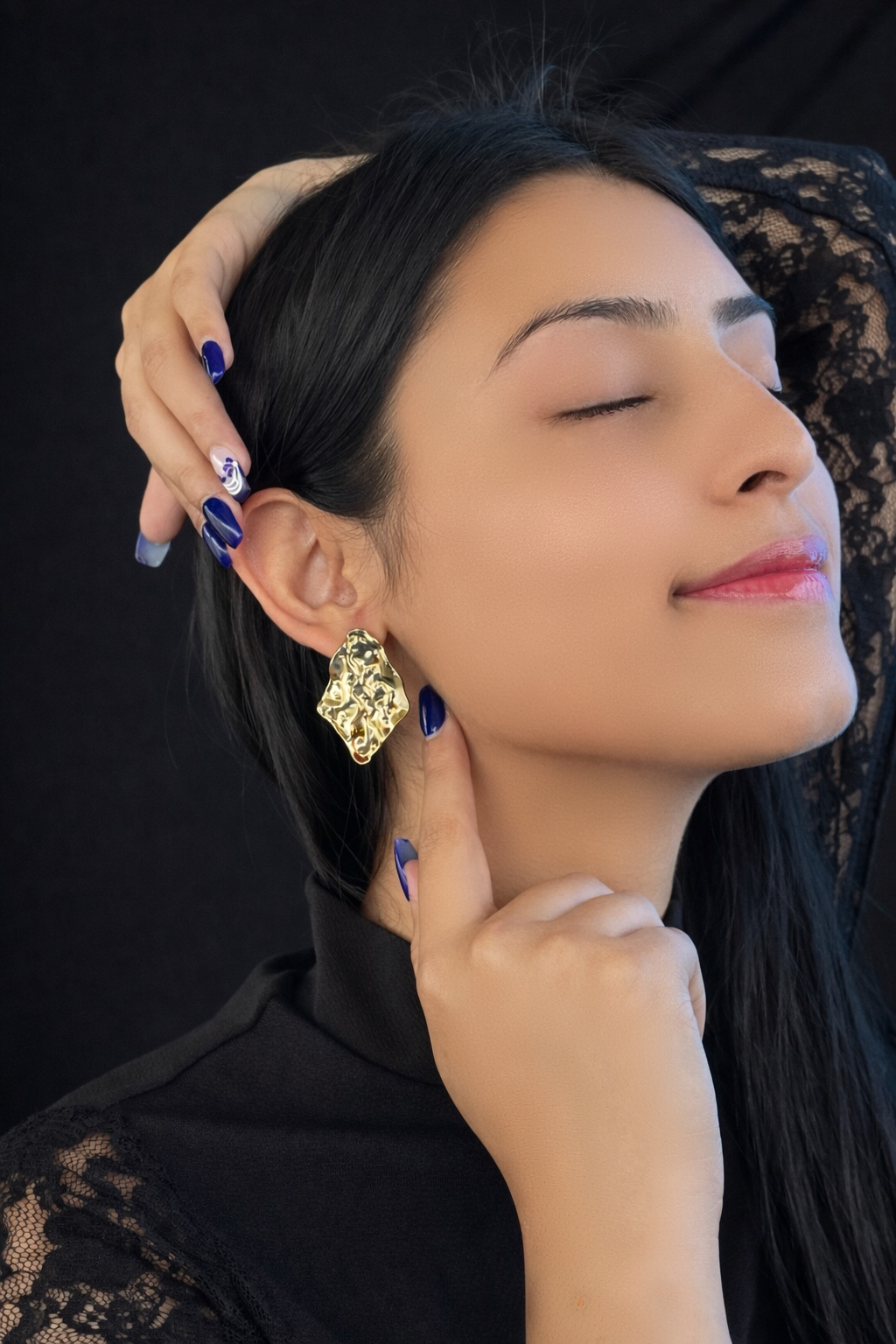Abstract Textured Stud Earrings – Modern Sculpted Design