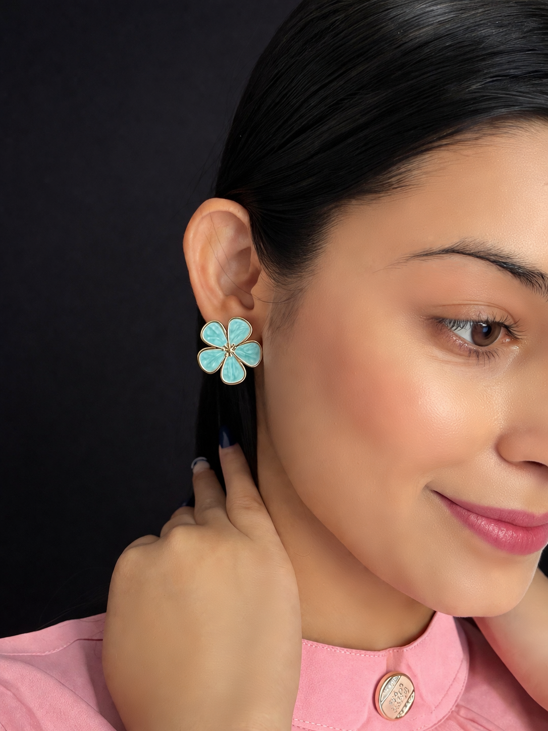 Blue Enamel Flower Stud Earrings – Elegant Floral Design